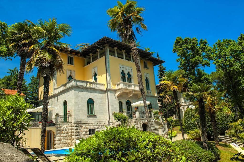 Hotel Villa Astra Ловран Екстер'єр фото