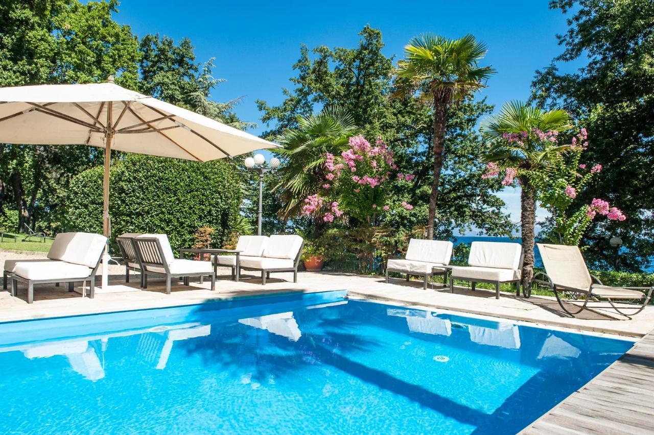 Hotel Villa Astra Ловран Екстер'єр фото