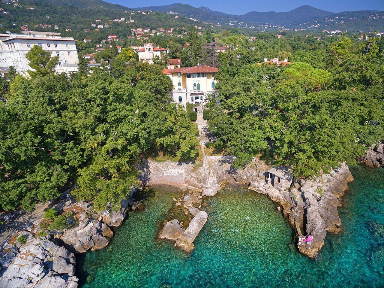 Hotel Villa Astra Ловран Екстер'єр фото