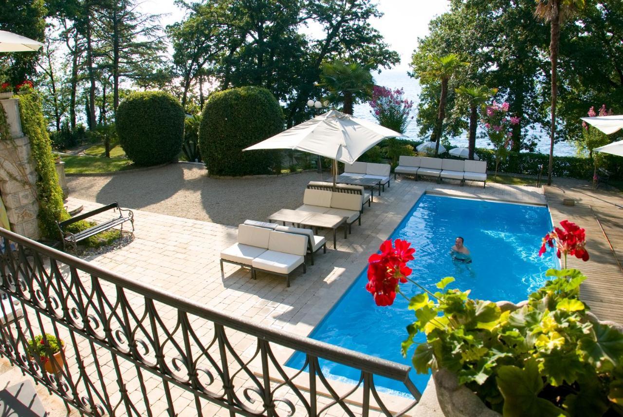Hotel Villa Astra Ловран Екстер'єр фото